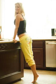 Joanna Krupa feet photo thumbnail