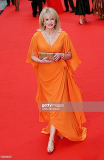 Joanna Lumley feet photo 16