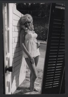 Joanna Moore feet photo 9