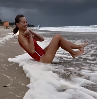 Joanna Moro feet photo 3