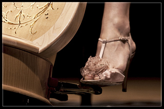 Joanna Newsom feet photo 18