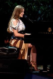 Joanna Newsom feet photo 3