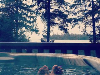 Joanna Vanderham feet photo 9