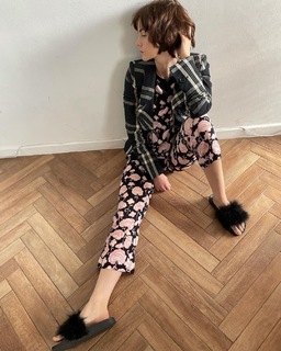Joanna Vanderham feet photo 7