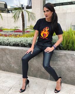 Joanna Vega-Biestro feet photo 16