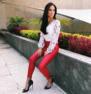 Joanna Vega-Biestro feet photo 9