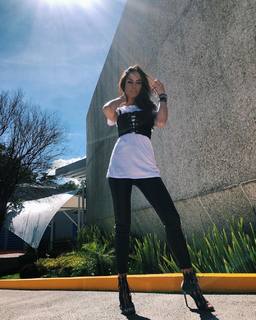 Joanna Vega-Biestro feet photo 14
