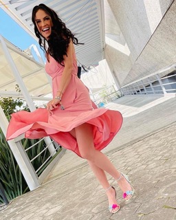 Joanna Vega-Biestro feet photo 15