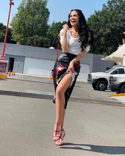 Joanna Vega-Biestro feet photo 11