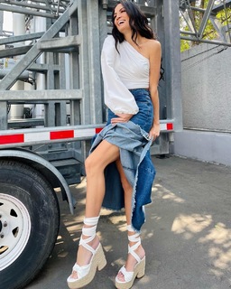 Joanna Vega-Biestro feet photo 11