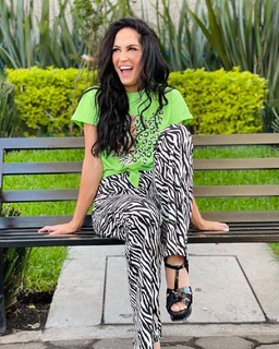Joanna Vega-Biestro feet photo 3