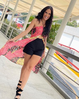 Joanna Vega-Biestro feet photo 12