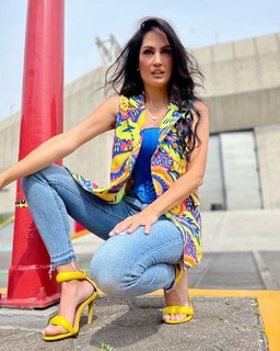Joanna Vega-Biestro feet photo 7