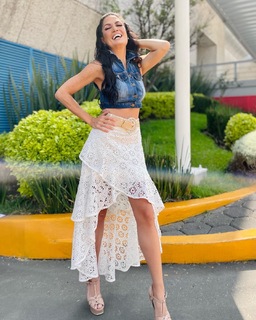Joanna Vega-Biestro feet photo 1