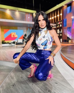 Joanna Vega-Biestro feet photo 16