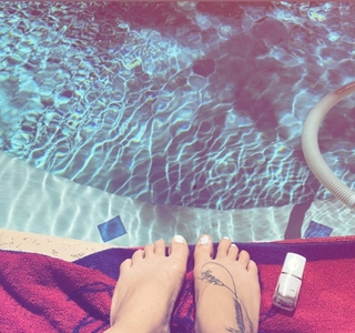 Joanne Calderwood feet photo 1