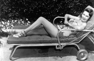 Joanne Dru feet photo 8
