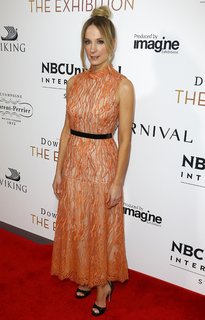 Joanne Froggatt feet photo thumbnail