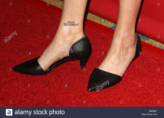 Joanne Kelly feet photo 14