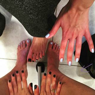 Joanne Nosuchinsky feet photo 1
