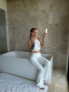 Joaquinha Lerena feet photo 2