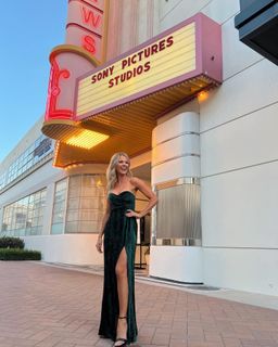 Jocelyn Hudon feet photo thumbnail