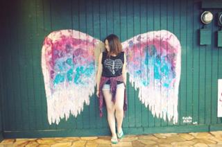 Jodelle Ferland feet photo thumbnail