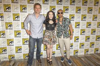 Jodelle Ferland feet photo thumbnail