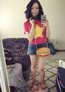 Jodelle Ferland feet photo thumbnail