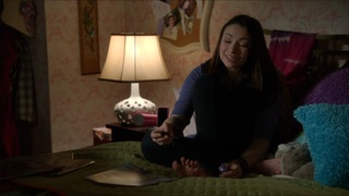 Jodelle Ferland feet photo thumbnail