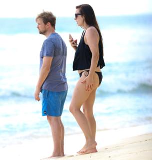 Jodi Albert feet photo 5