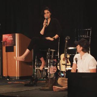Jodi Lyn O'Keefe feet photo thumbnail