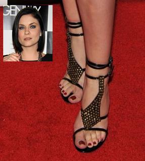 Jodi Lyn O'Keefe feet photo thumbnail