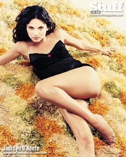Jodi Lyn O'Keefe feet photo thumbnail