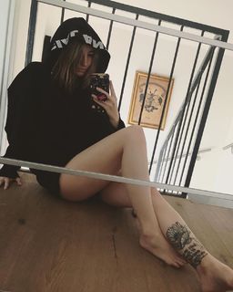 Jodie Calussi feet photo 12