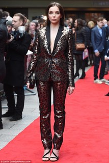 Jodie Comer feet photo thumbnail
