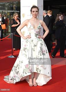 Jodie Comer feet photo thumbnail