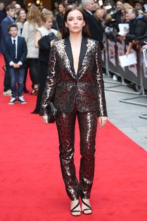 Jodie Comer feet photo thumbnail