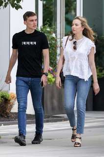 Jodie Comer feet photo thumbnail