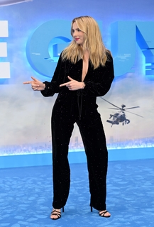 Jodie Comer feet photo thumbnail