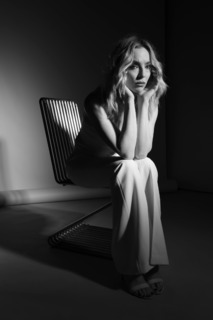 Jodie Comer feet photo thumbnail