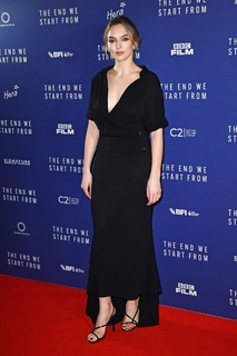 Jodie Comer feet photo thumbnail