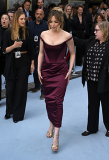 Jodie Comer feet photo thumbnail