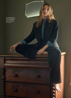 Jodie Comer feet photo thumbnail