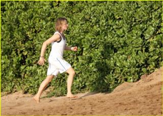 Jodie Foster feet photo thumbnail