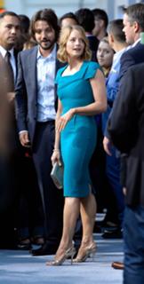 Jodie Foster feet photo thumbnail