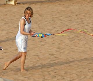Jodie Foster feet photo thumbnail