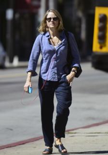 Jodie Foster feet photo thumbnail