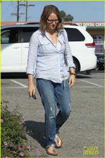 Jodie Foster feet photo thumbnail