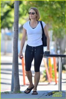 Jodie Foster feet photo thumbnail